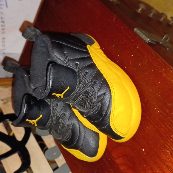 Retro Jordan 12s - Picture 2 of 8